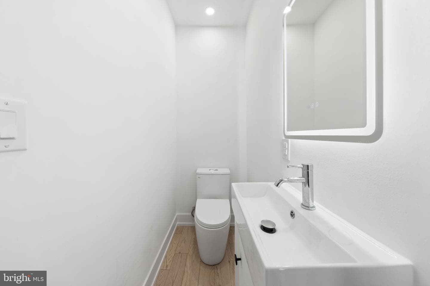2552 E Somerset Street photo 15