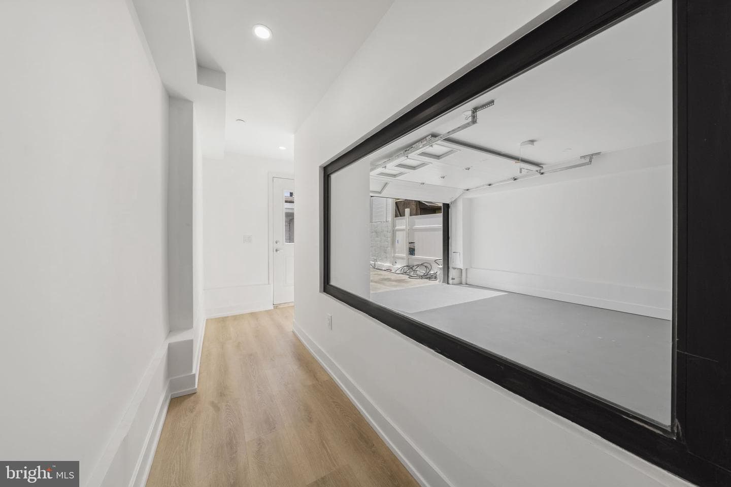 2552 E Somerset Street photo 58