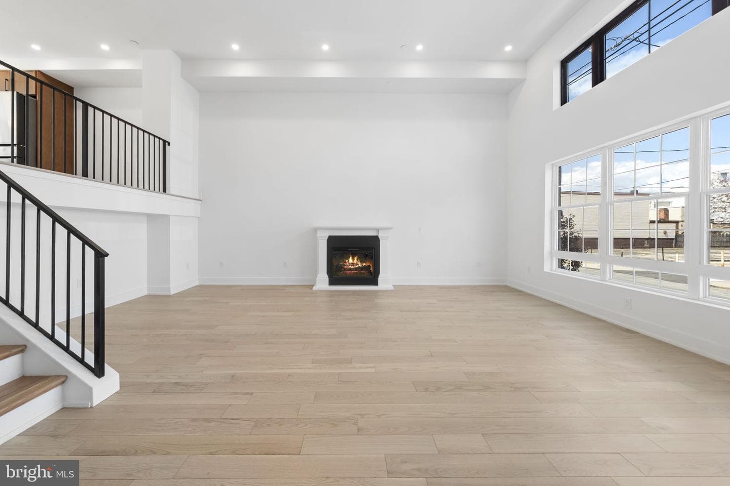2552 E Somerset Street photo 67