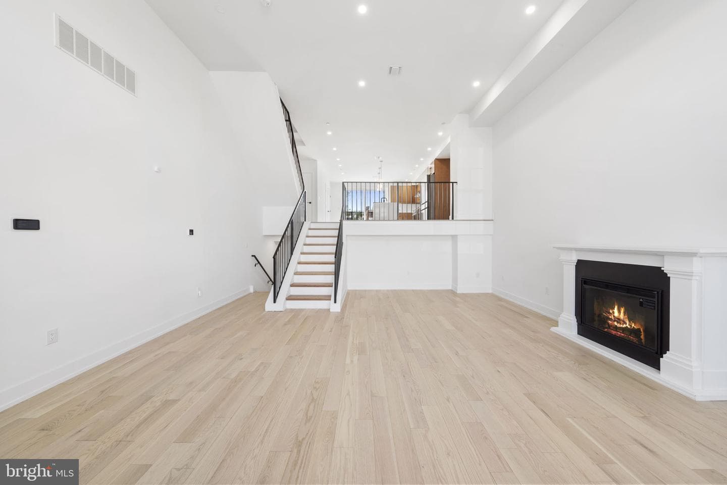 2552 E Somerset Street photo 69