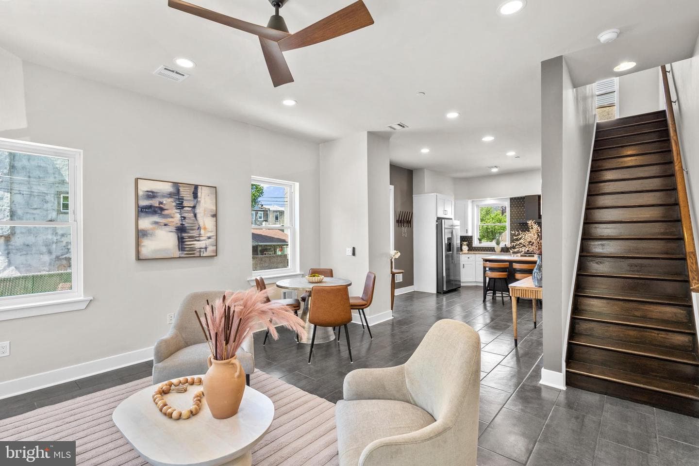 2548 Coral Street photo 2