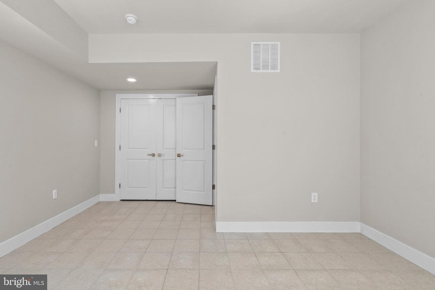 2548 Coral Street photo 28