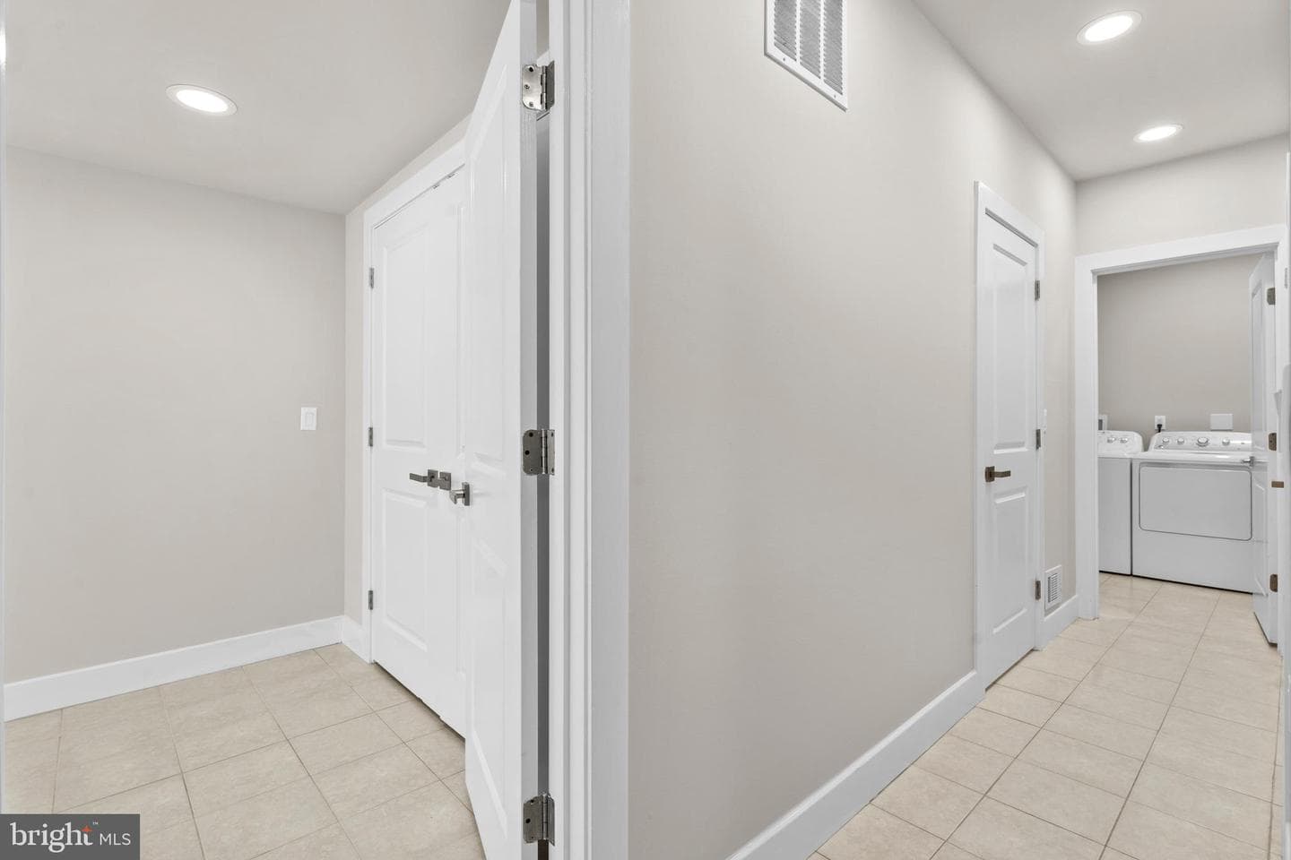 2548 Coral Street photo 29