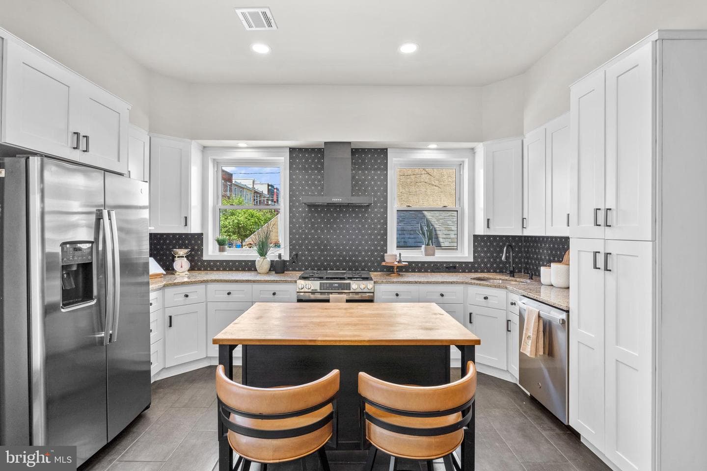 2548 Coral Street photo 7