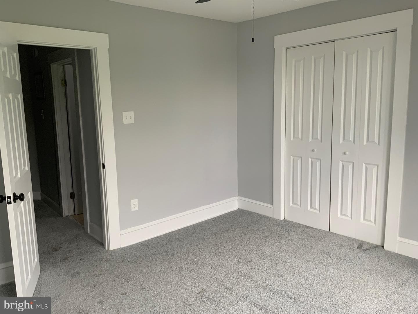 427 E Sharpnack Street photo 21
