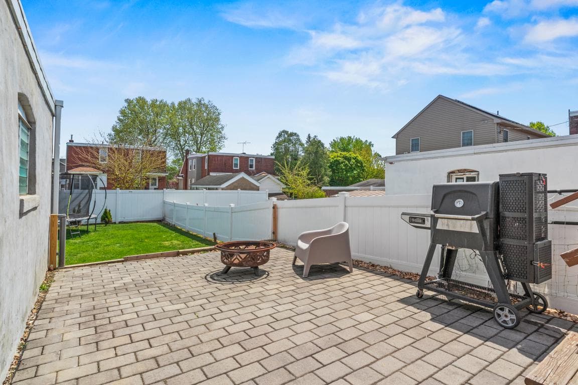 7811 N Fillmore Street photo 14