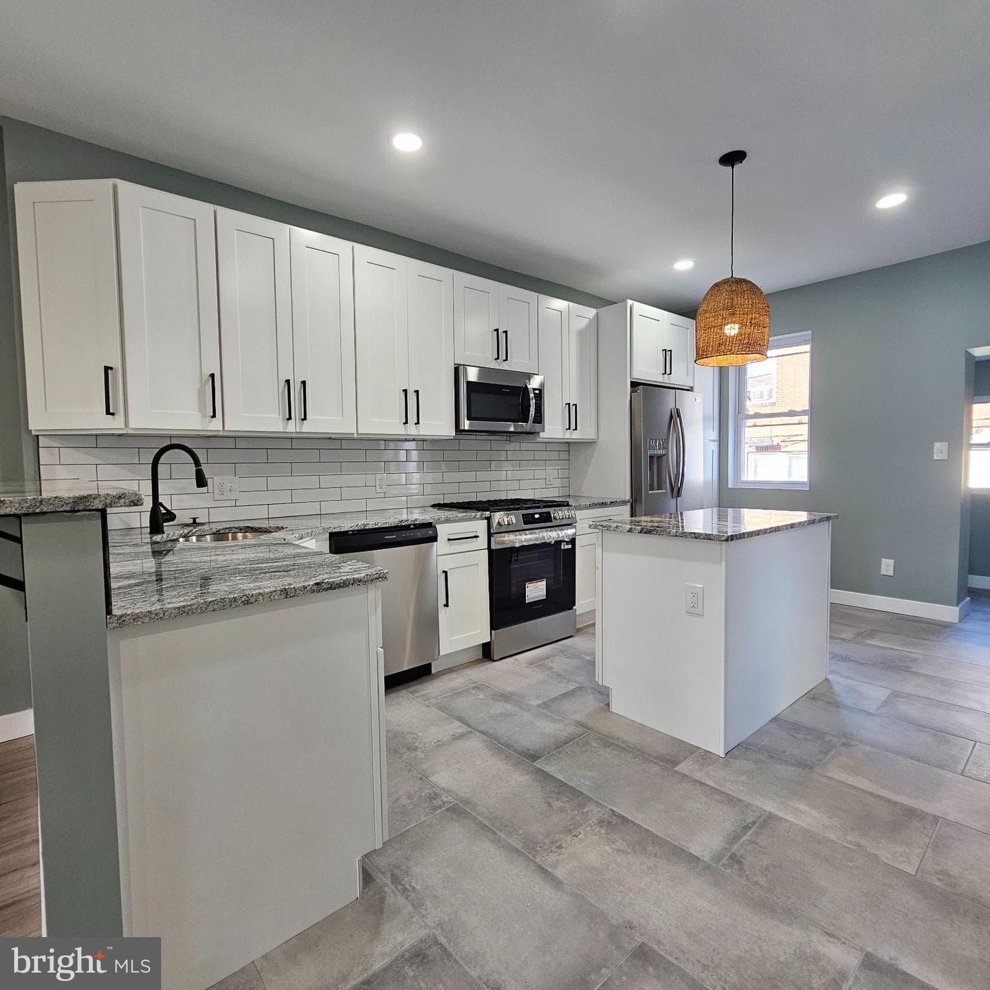5937 Springfield Avenue photo 9
