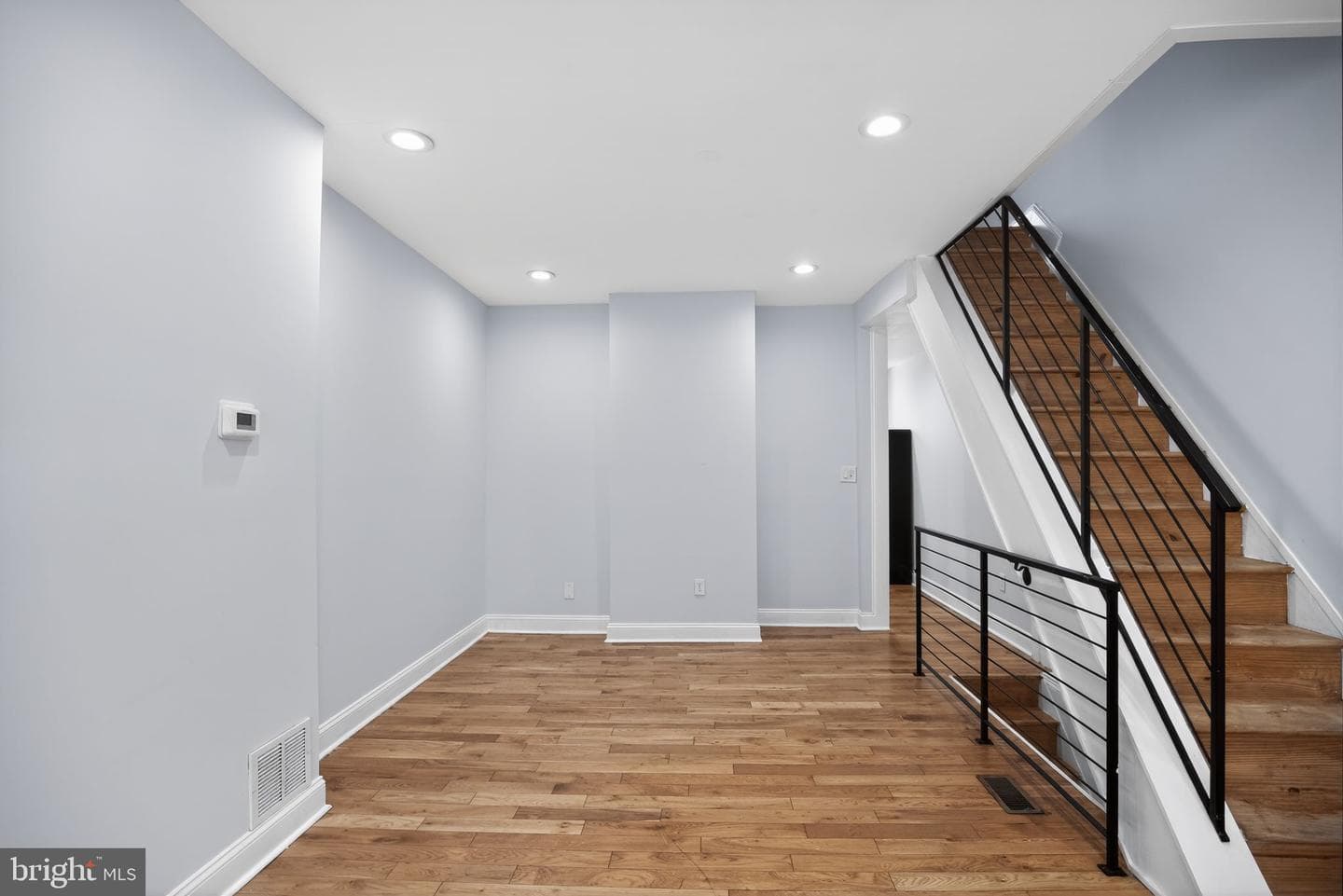 2505 S Sheridan Street photo 4