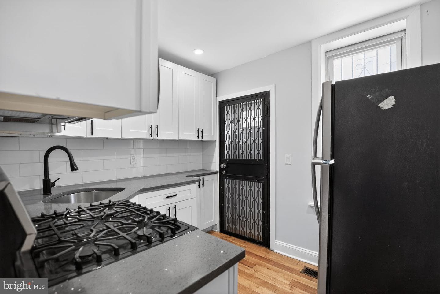 2505 S Sheridan Street photo 8