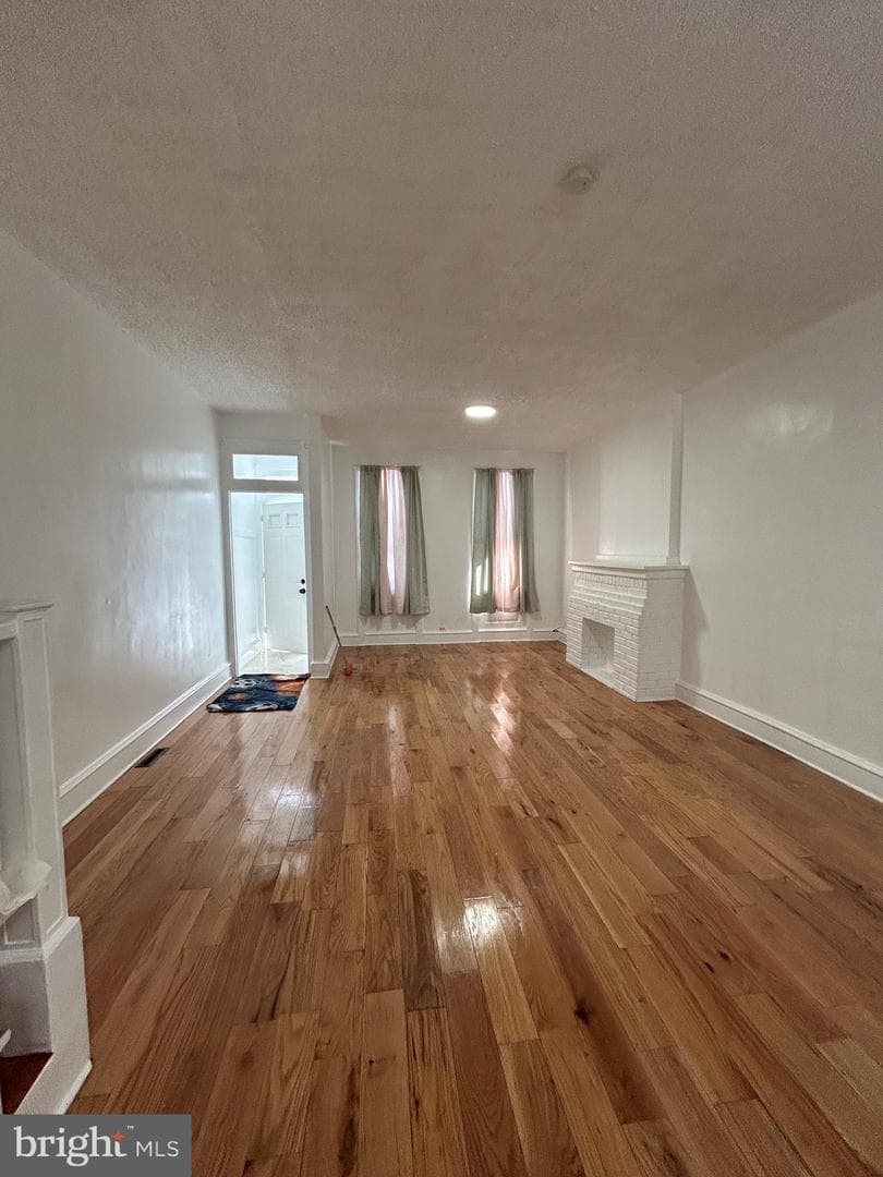 1515 Overington Street photo 13