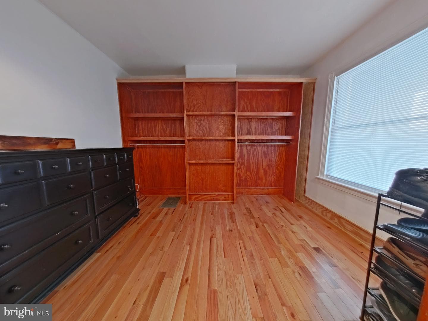 4490 Livingston Street photo 11