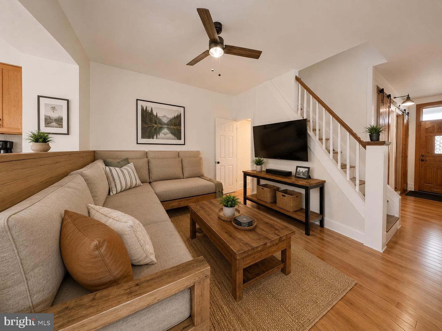4490 Livingston Street photo 3
