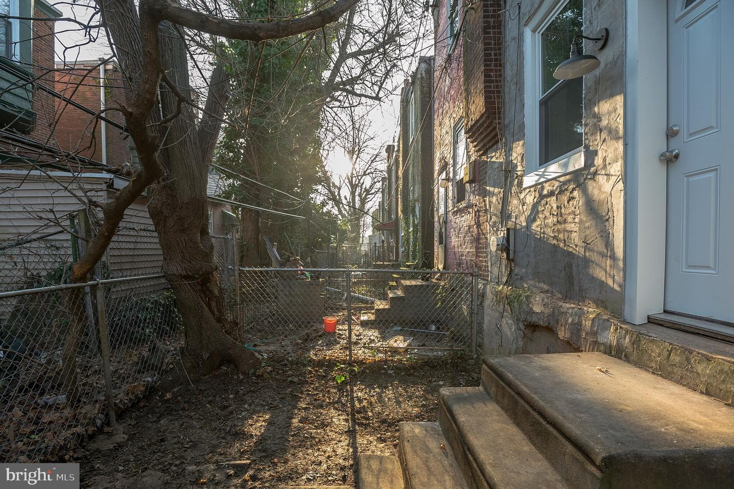 1227 S Peach Street photo 12