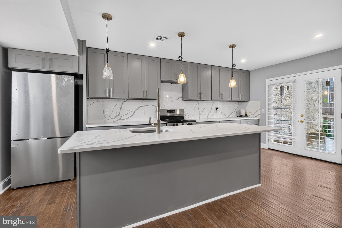 3311 N Bailey Street photo 2