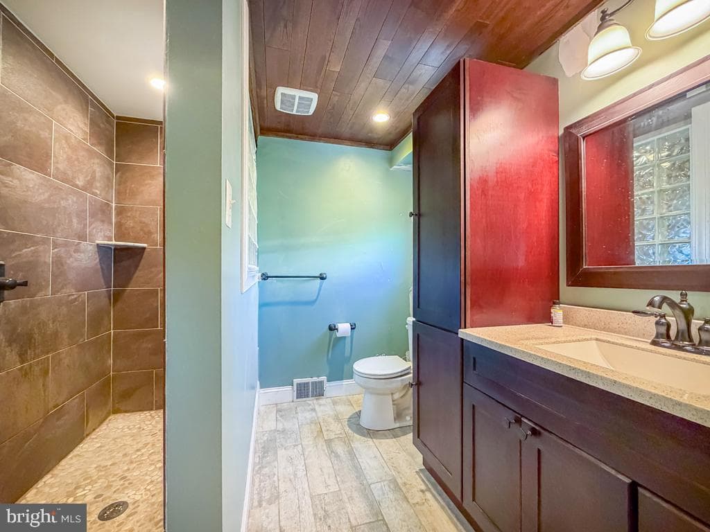 9015 Cloverly Road photo 20