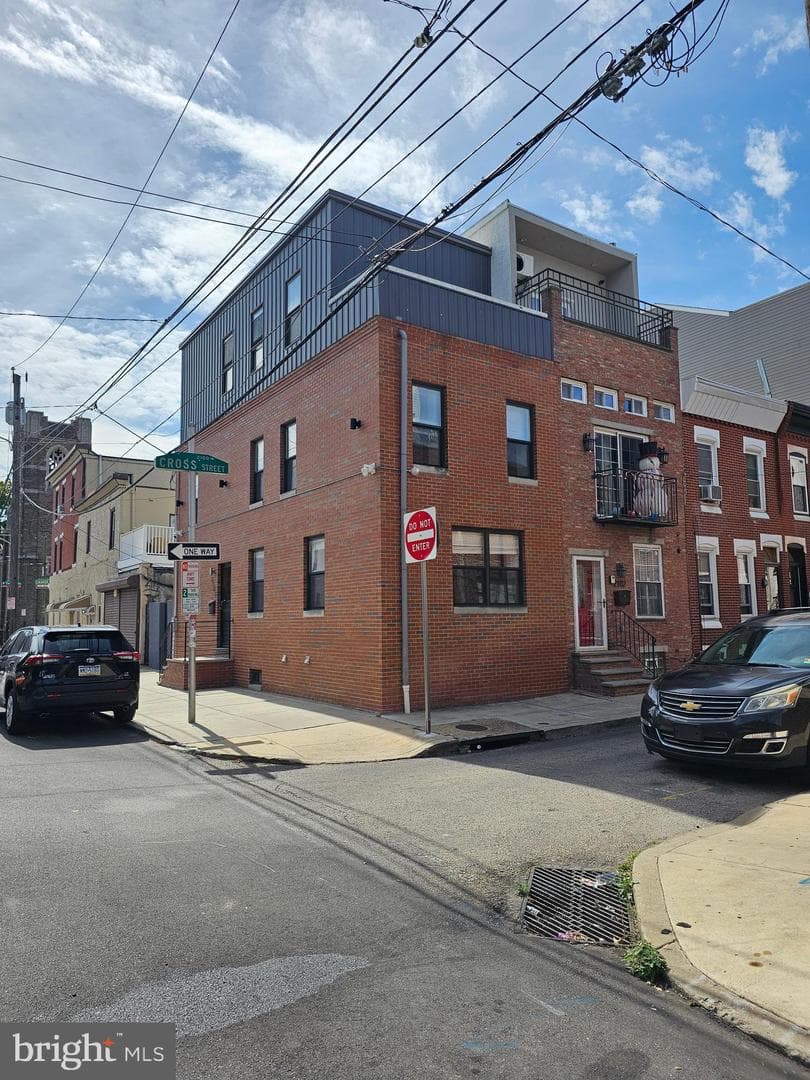 2100 Cross Street photo 3