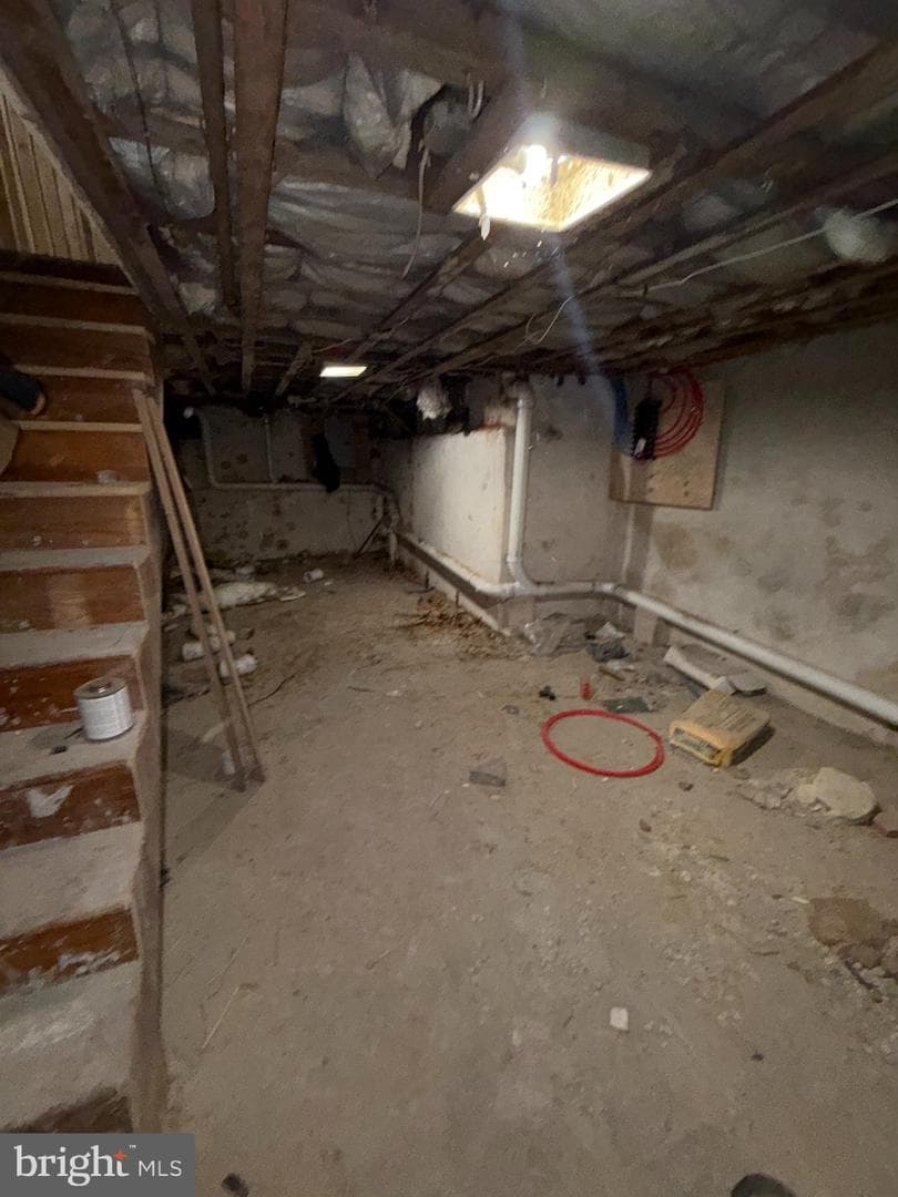 1846 E Monmouth Street photo 12