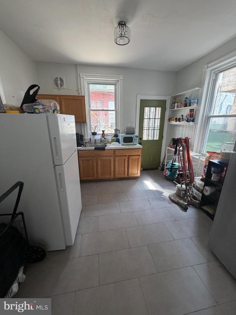 3805 N Darien Street photo 7