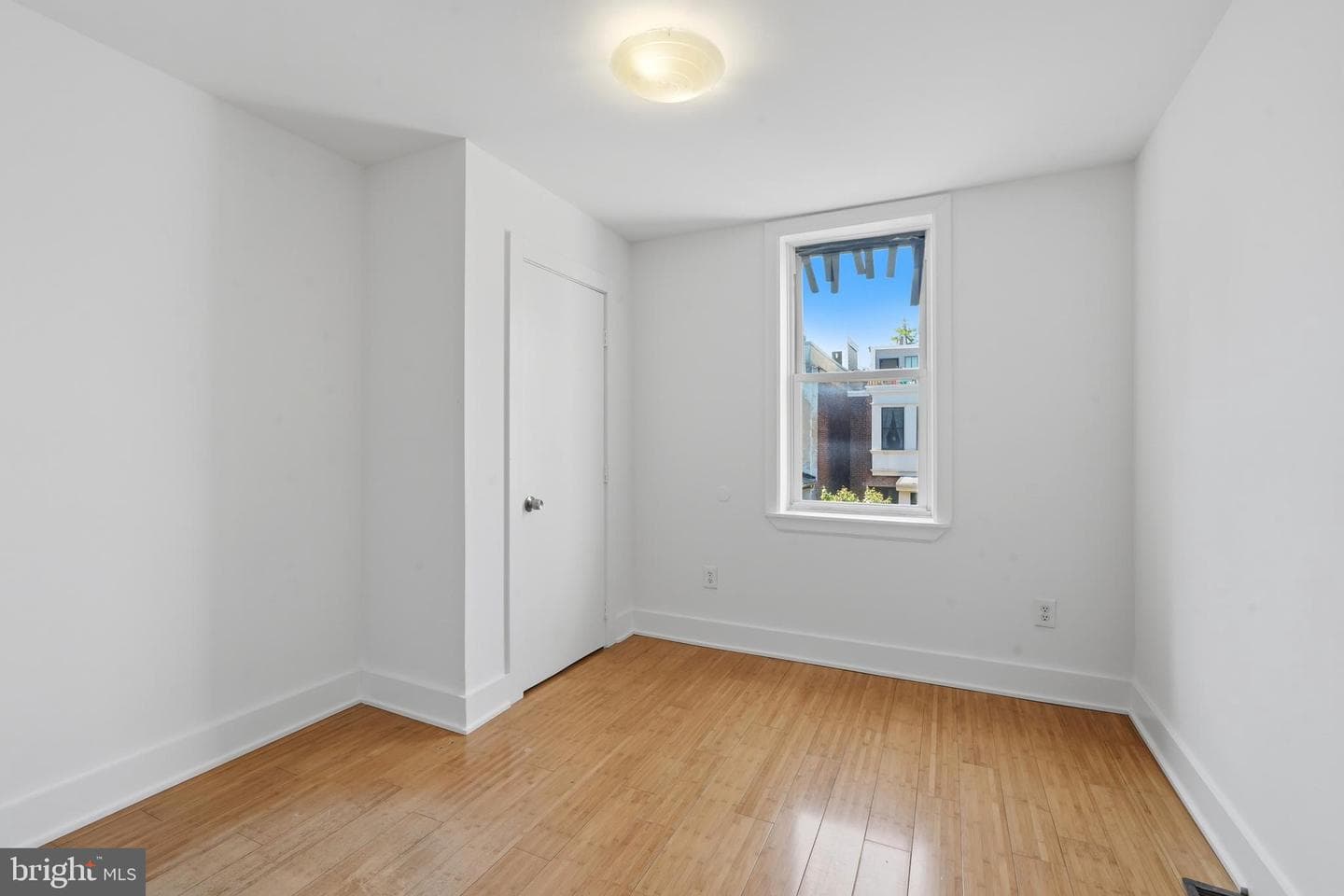 2066 E Fletcher Street photo 10