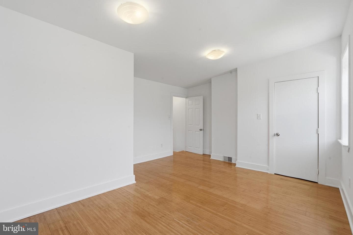 2066 E Fletcher Street photo 16