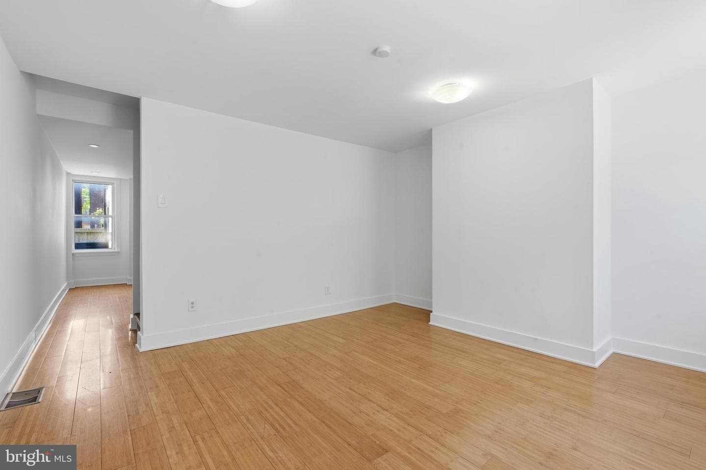 2066 E Fletcher Street photo 2