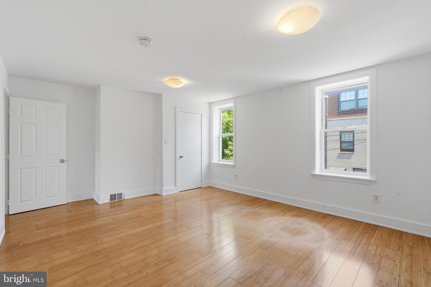 2066 E Fletcher Street photo 9