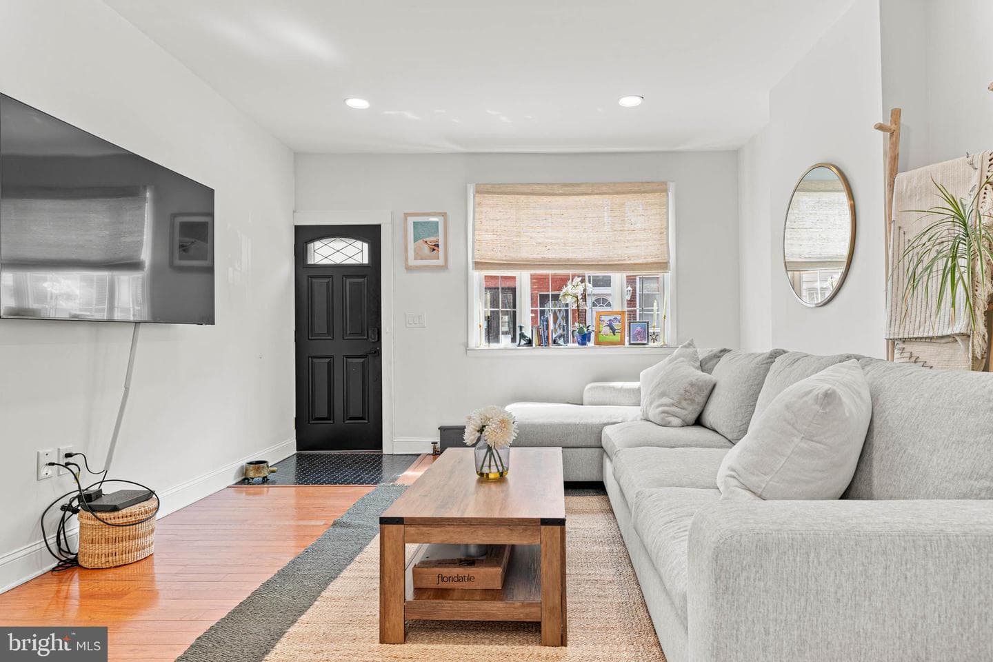 1031 Emily Street photo 22
