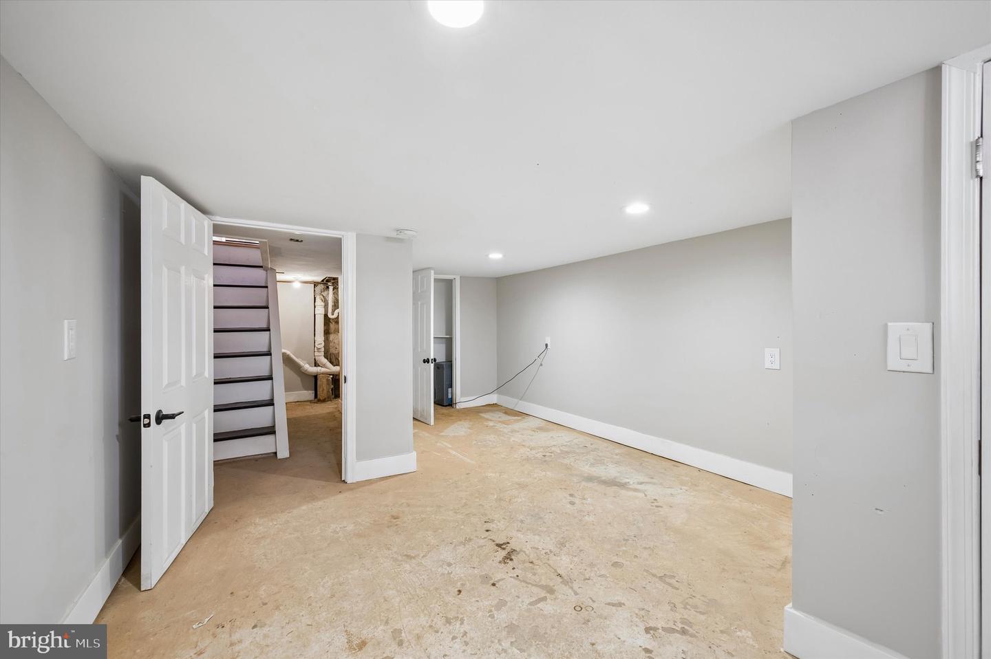 3537 N Water Street photo 14