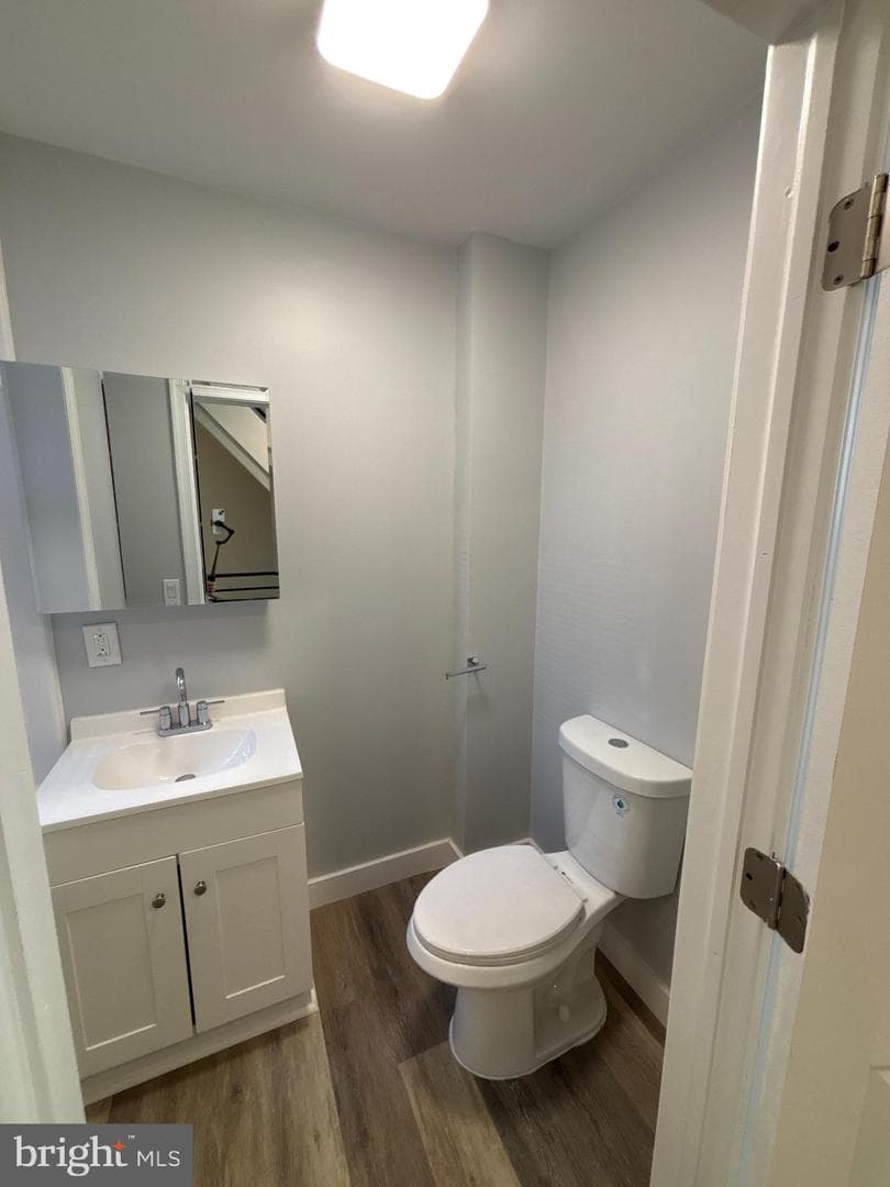 1718 N Dover Street photo 25