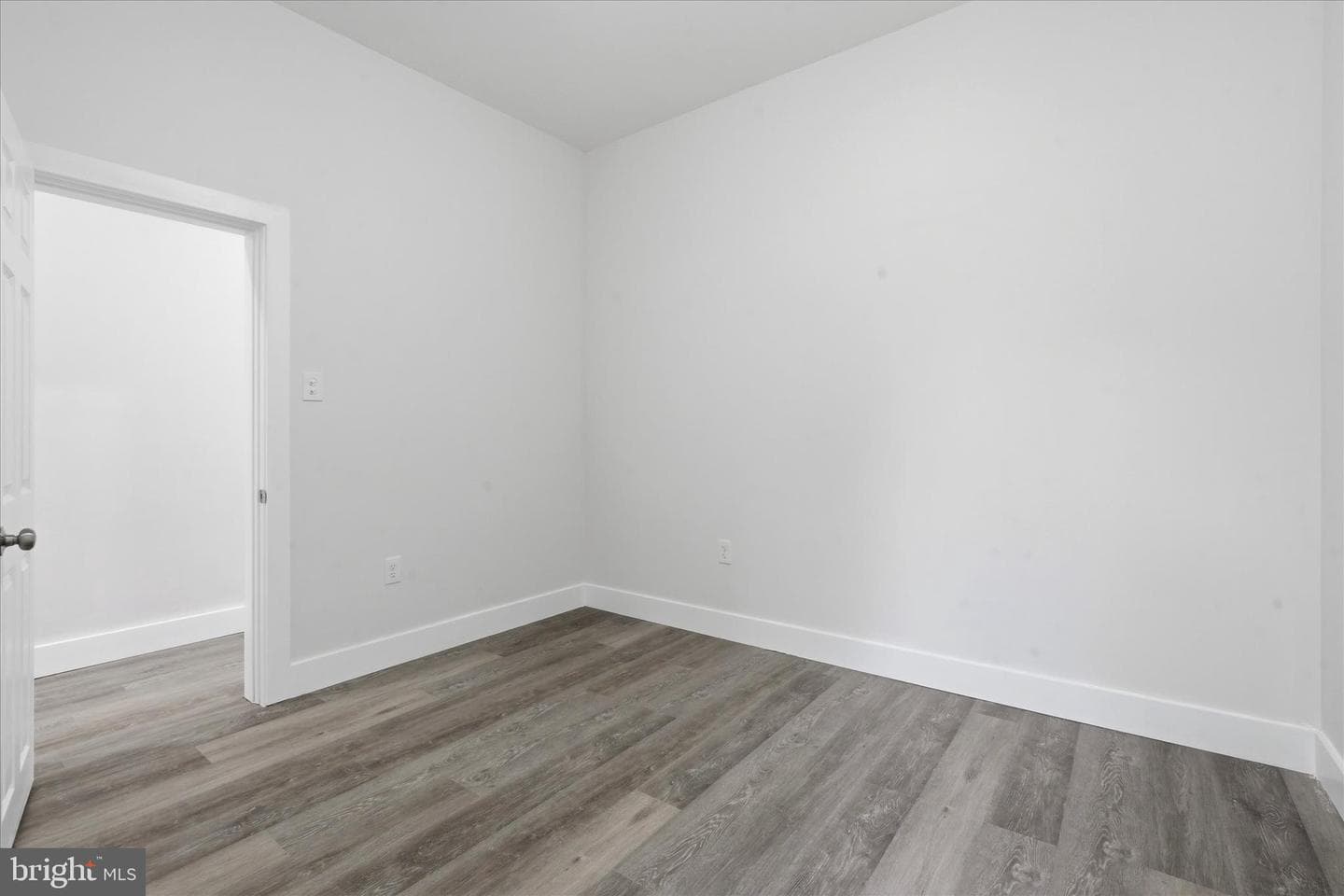 2235 W Ontario Street photo 15