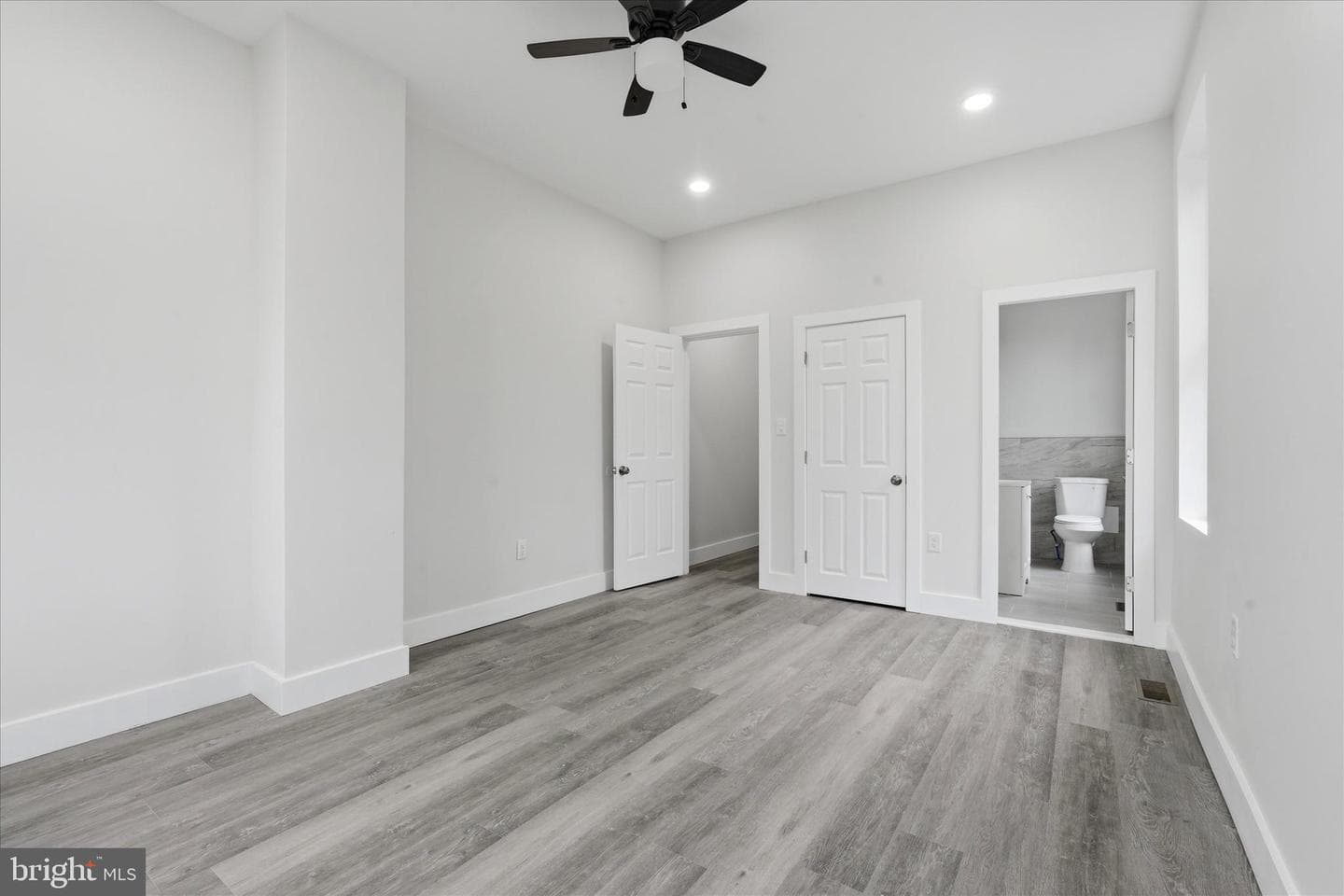 2235 W Ontario Street photo 9