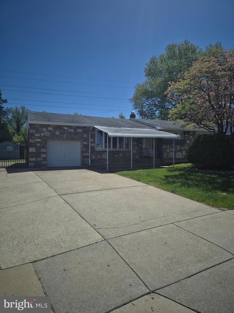 9717 Dedaker Street photo 2