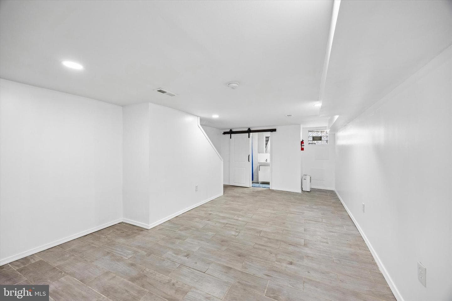 2308 Nicholas Street photo 16