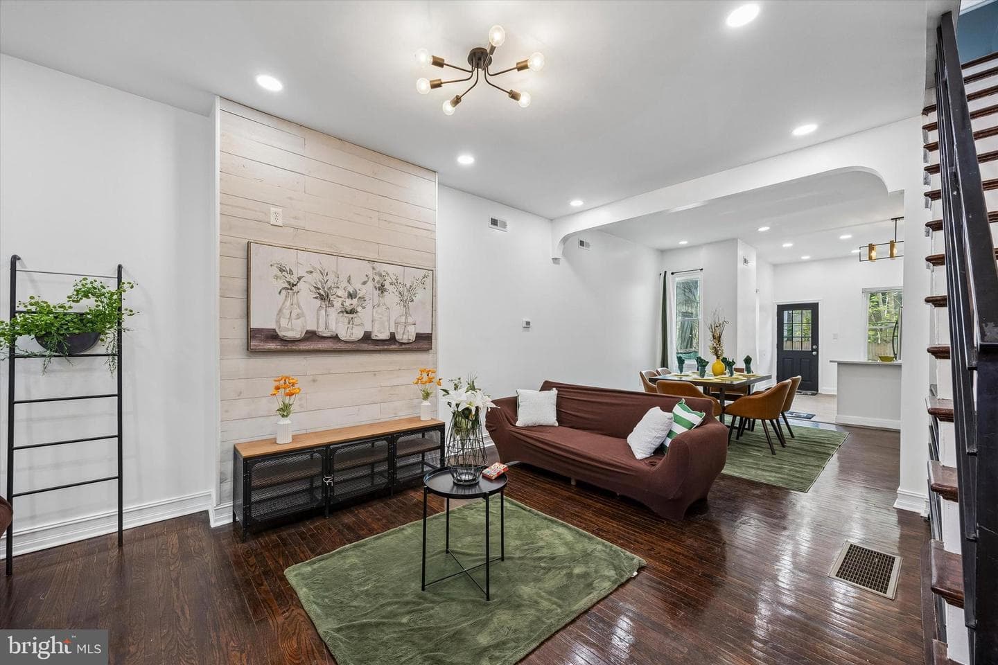 2308 Nicholas Street photo 4