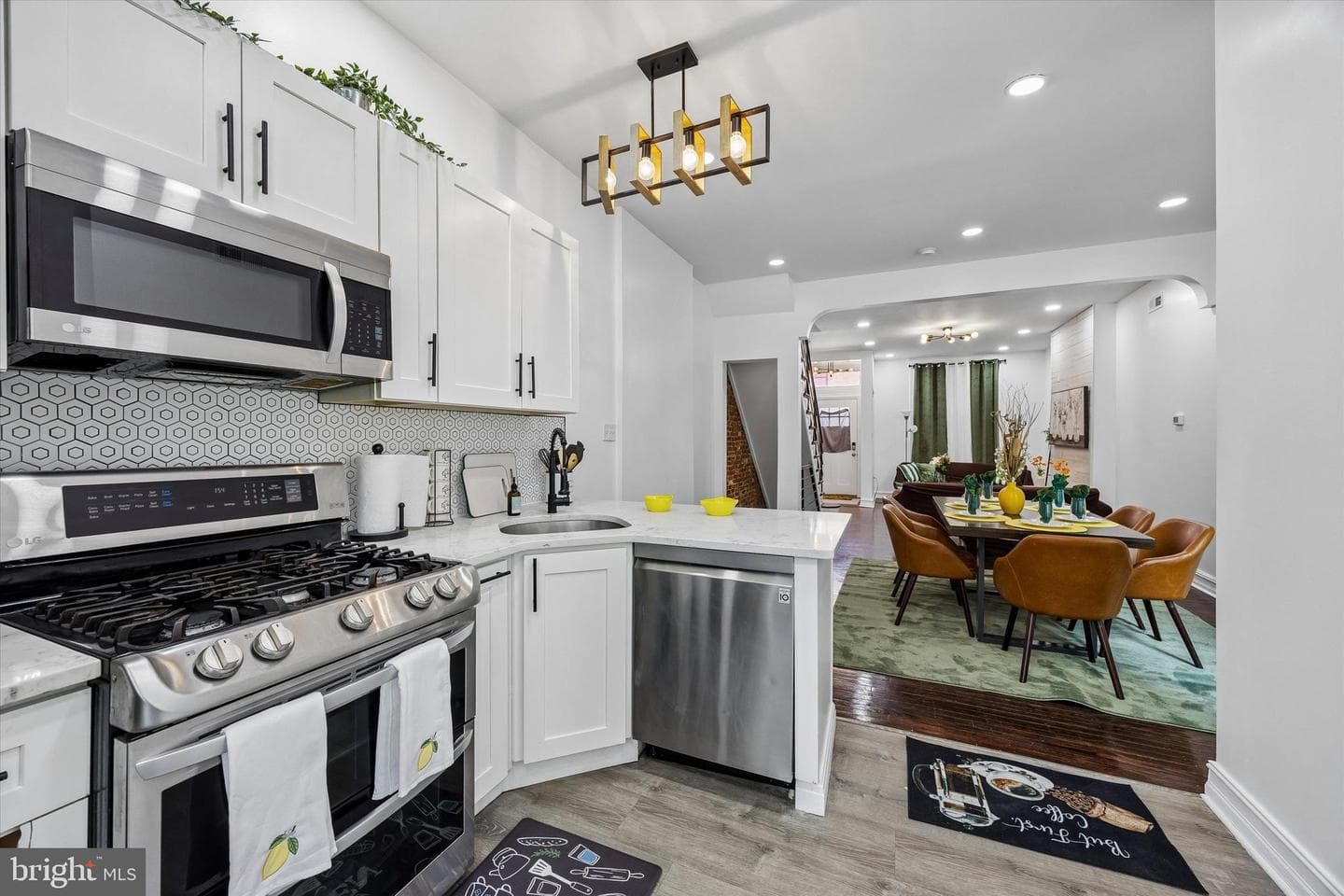 2308 Nicholas Street photo 9