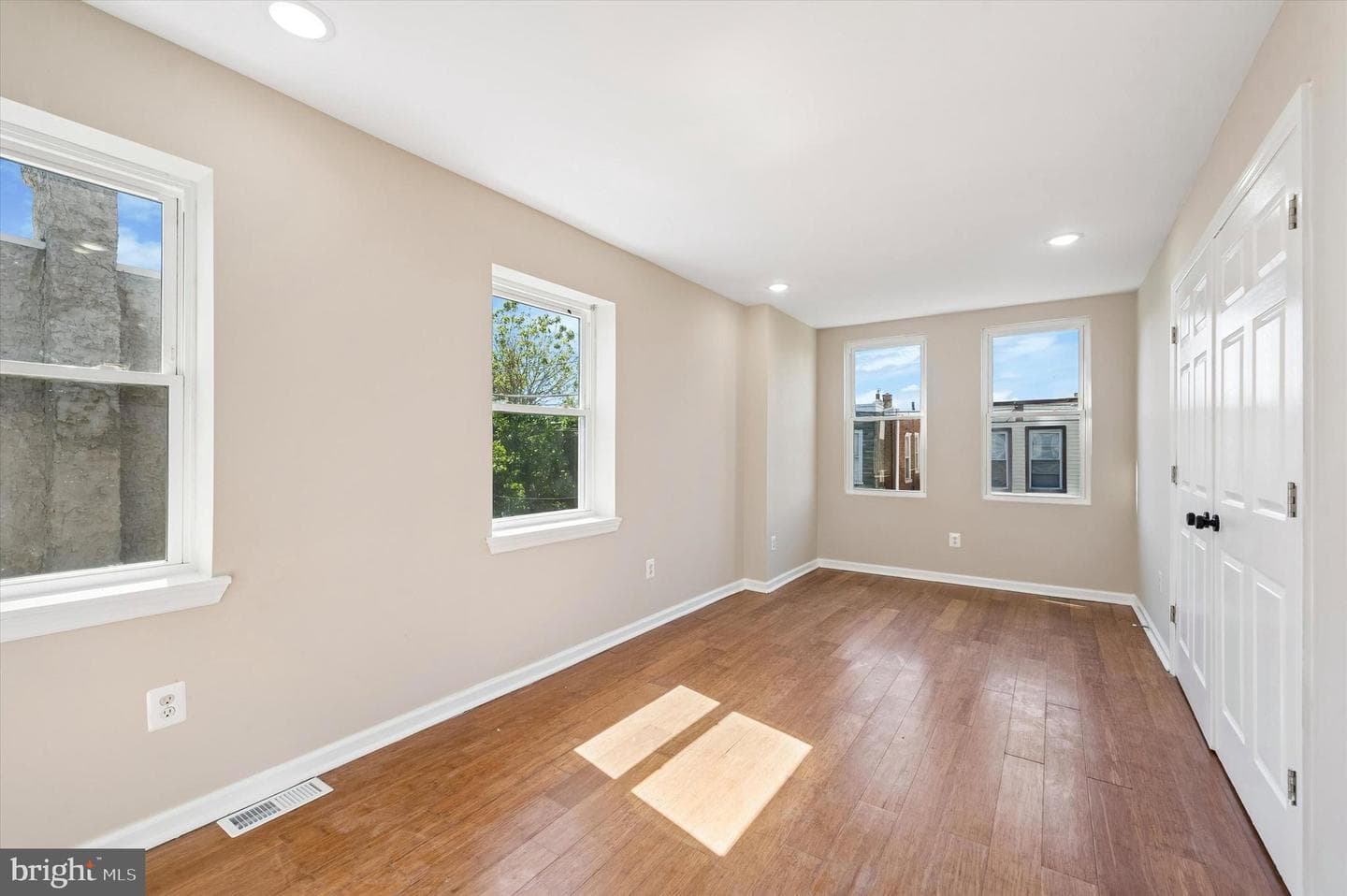 6034 Irving Street photo 17
