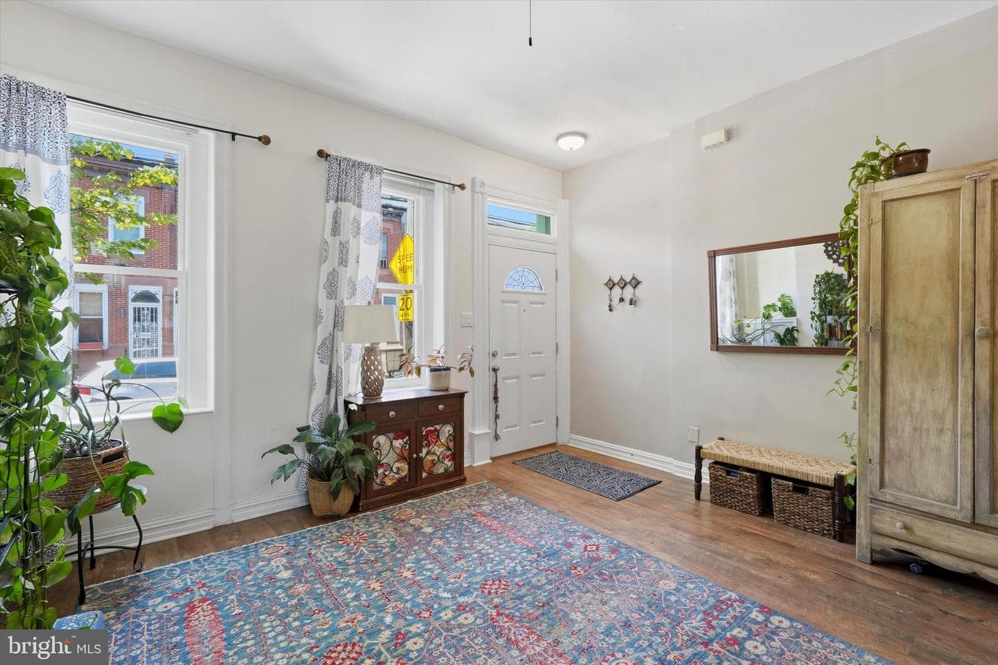 1929 N Howard Street photo 2