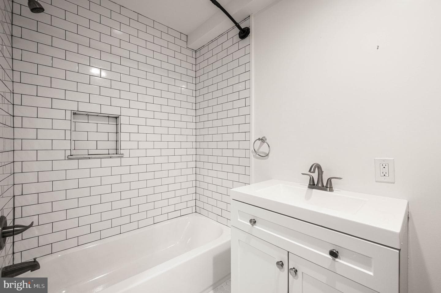 2045 Watkins Street photo 7