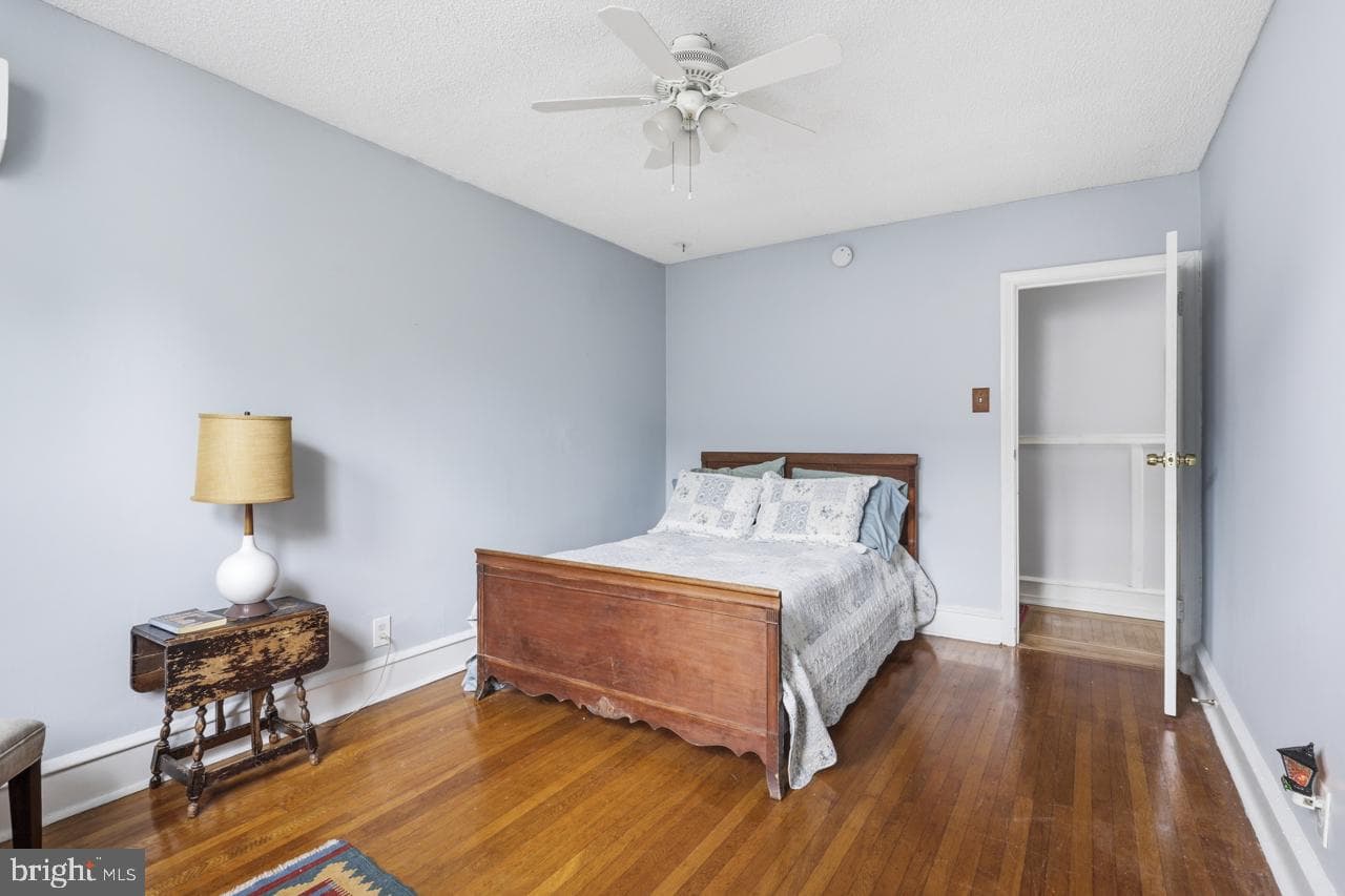 606 E Durham Street photo 20