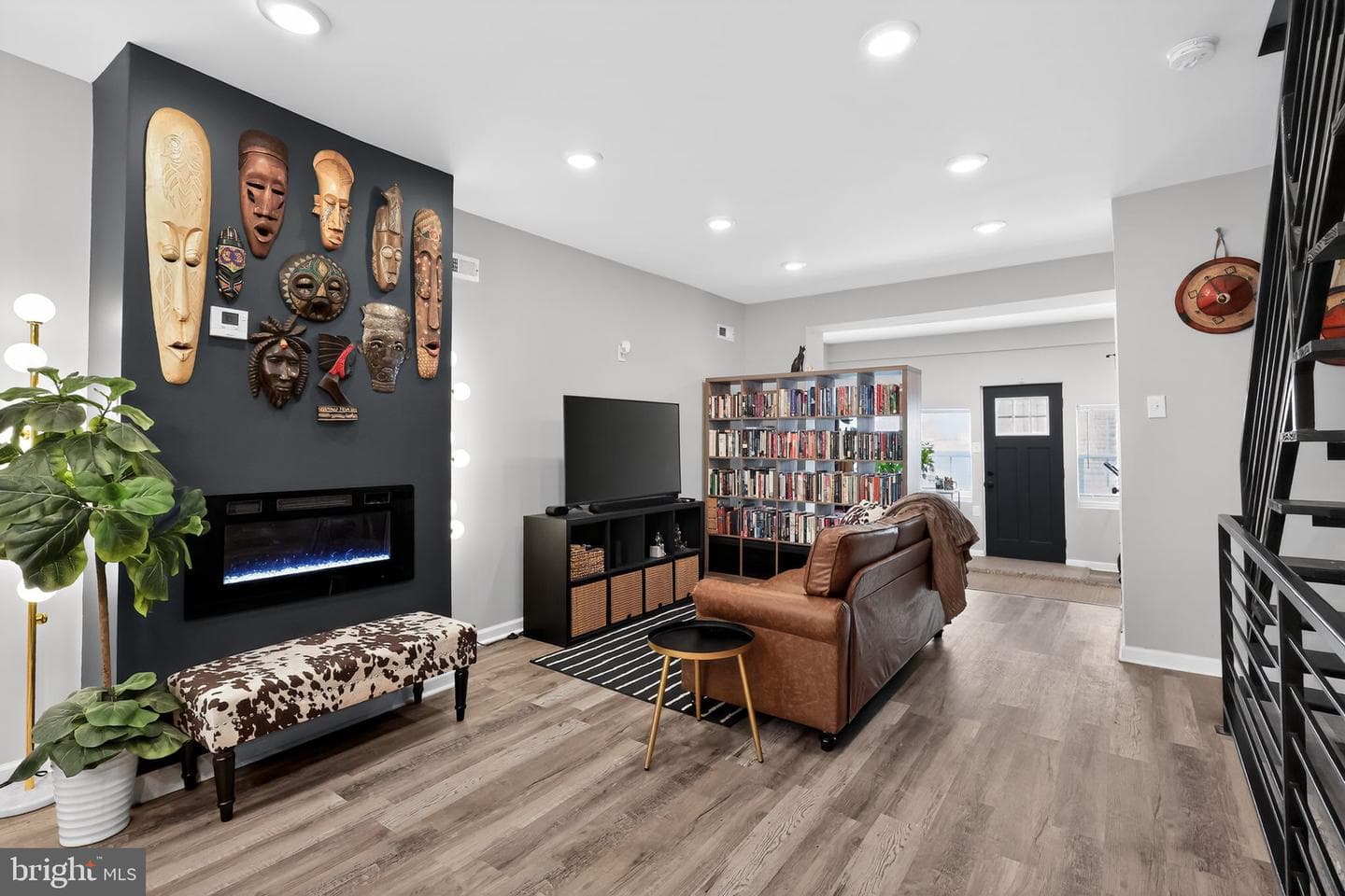5637 Belmar Terrace photo 4