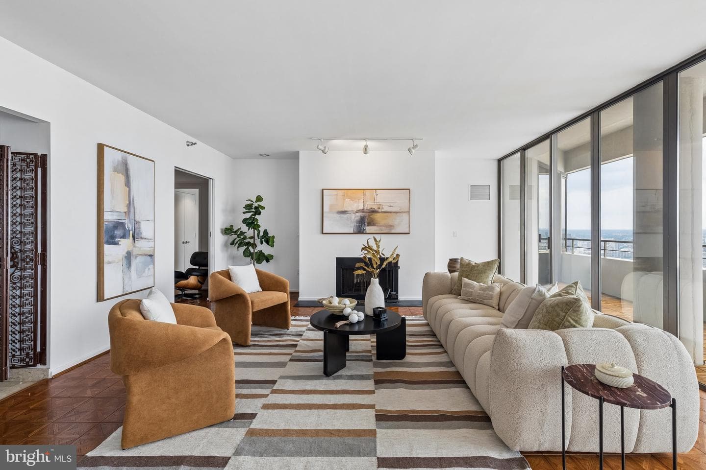 202 W Rittenhouse Square #3302 photo 1