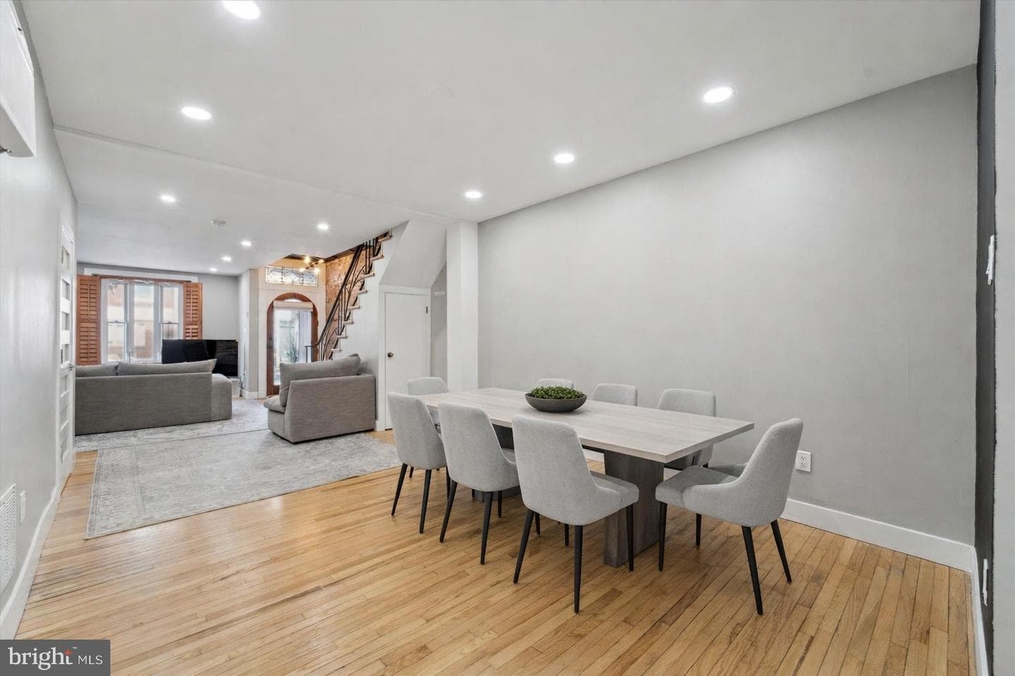 2519 Grays Ferry Avenue photo 4