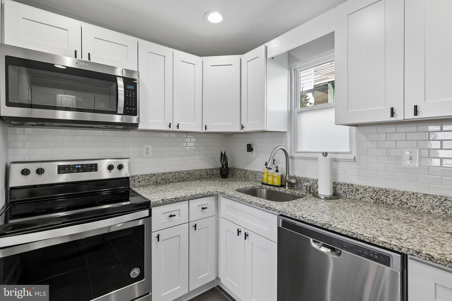 3274 Emery Street photo 14