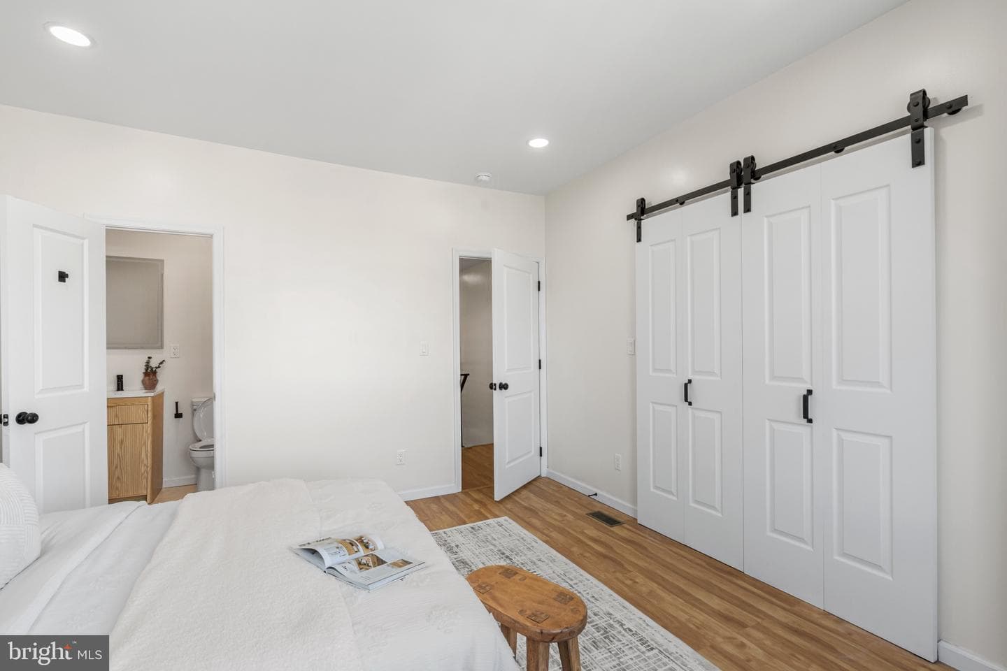 5320 Walton Avenue photo 18