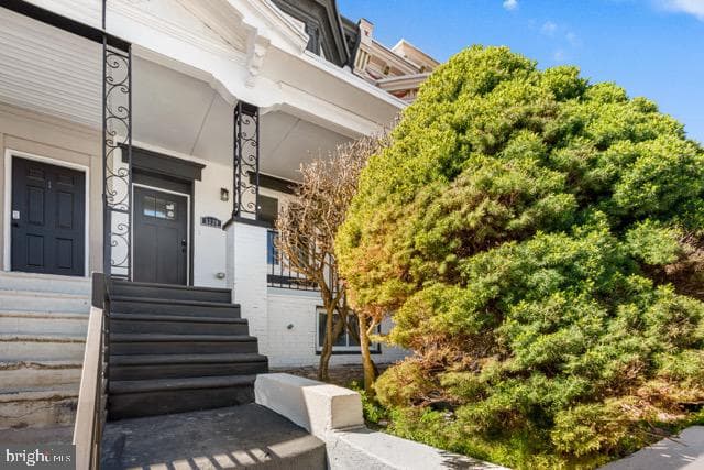 5320 Walton Avenue photo 37