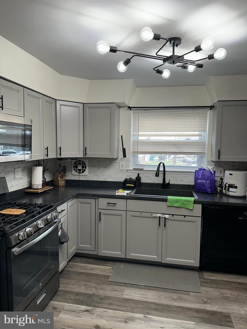 3612 Sussex Lane photo 4