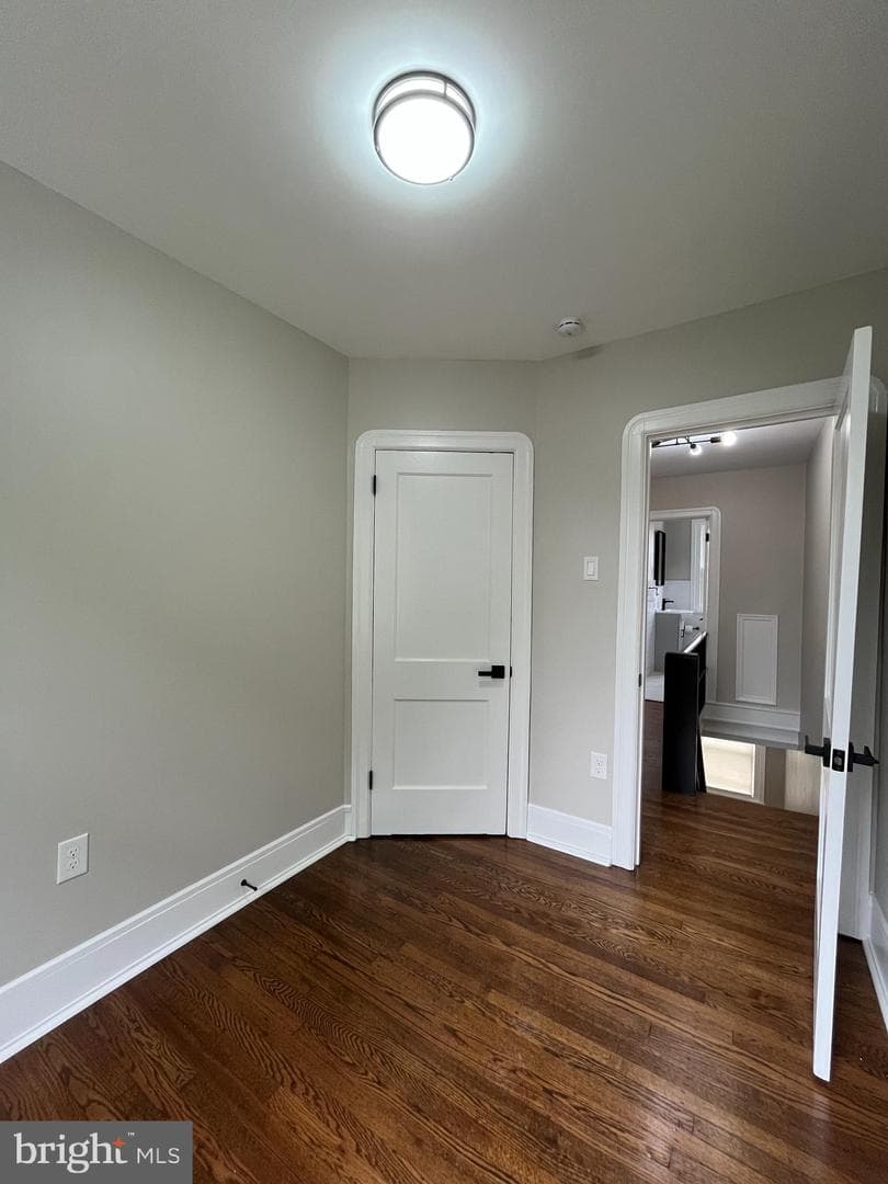 457 Robbins Street photo 19