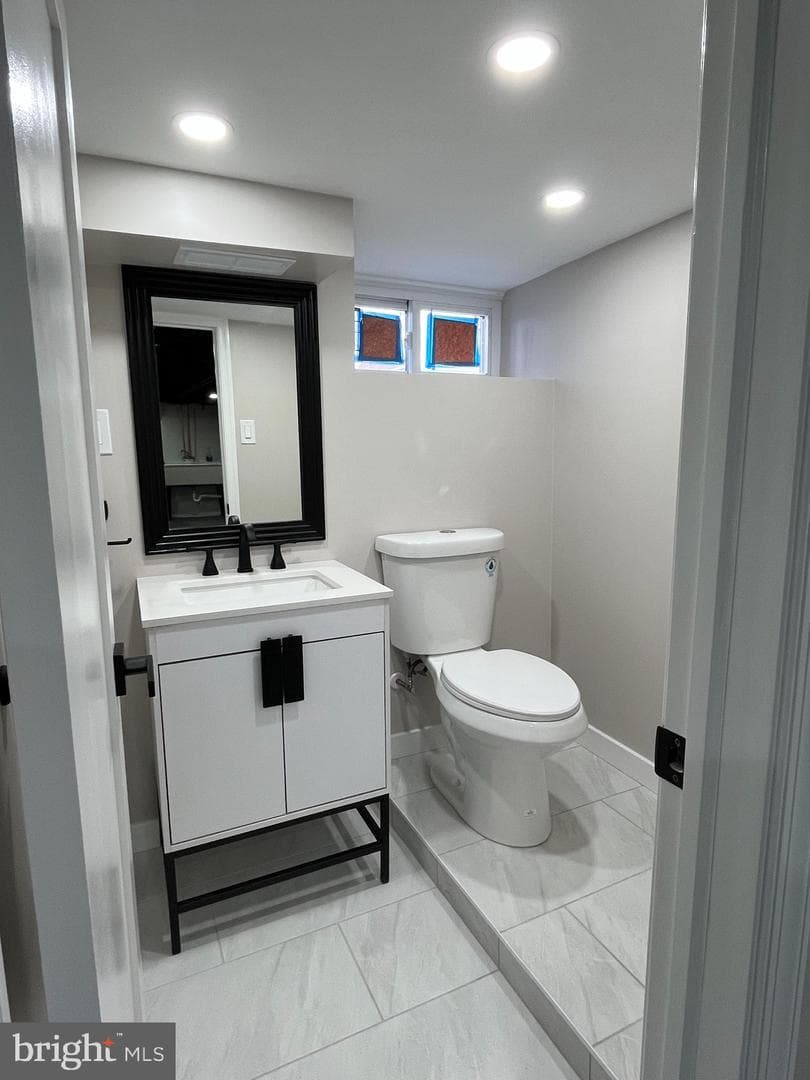 457 Robbins Street photo 23