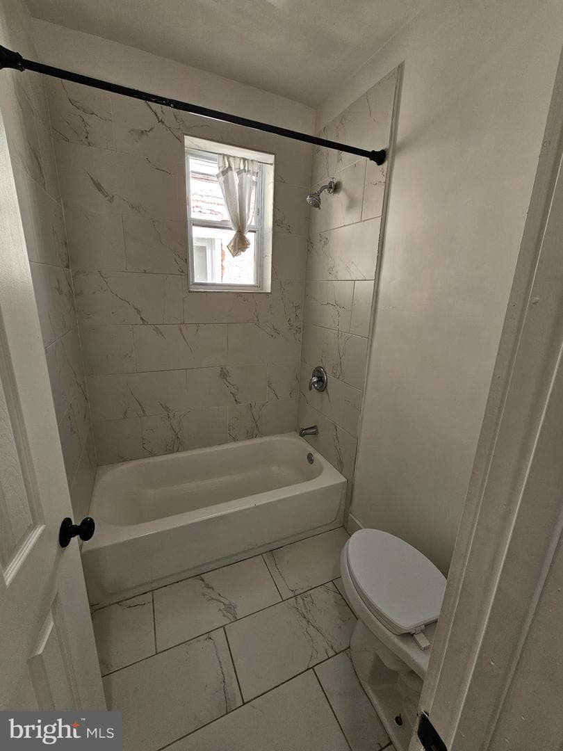 3327 N Sydenham Street photo 17