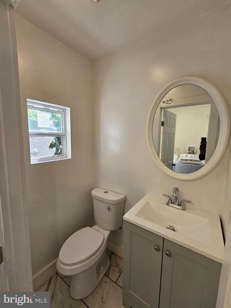 3327 N Sydenham Street photo 22